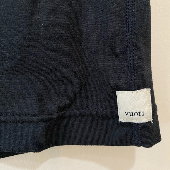 Vuori Halo Performance Short in Black- Size Large. Great condition. - Picture 4 of 8